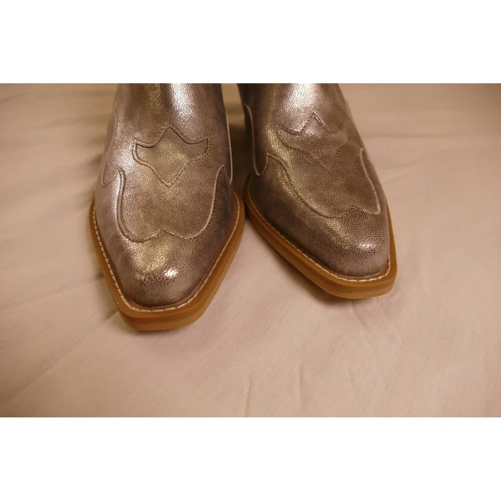 Forever 21 Silver Metallic Western Ankle Boots,Cowboy Booties, Size 8 minimalist